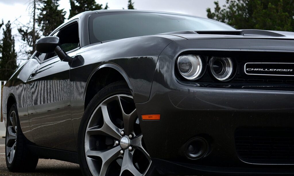 alquiler de coche americano dodge challenger para peliculas, videos musicales, eventos y bodas